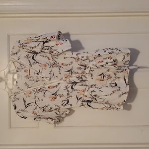 Beautiful floral shirt NWT, size MEDIUM by Sienna Sky.